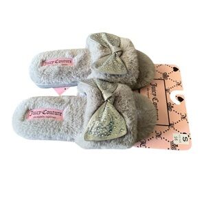 JUCY COUTURE Gray Fuzzy Slippers with Bedazzled Bow size small 5/6